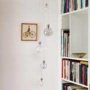 EBB & FLOW Uva M Hængelampe, kugle sølv, topas