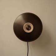 Audo TR Reverse LED-væglampe, stik, sand/bronze