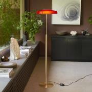 Oluce LED-gulvlampe Dora, guldfarvet/rød, metal, PMMA