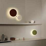 MARSET LED-væglampe Caramel, opal, Ø 22 cm, TRIAC, glas