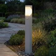 Lucande vejlampe Kiran 100 cm, sensor, lysegrå, IP44