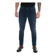 Slim-fit jeans