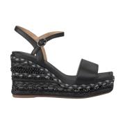 Rhinestone Wedge Sandal med Fletdetaljer