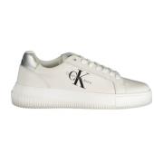 Sporty hvide sneakers med kontrastdetaljer