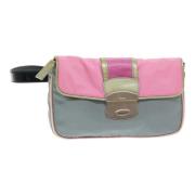 Pre-owned nylon crossbody-tasker