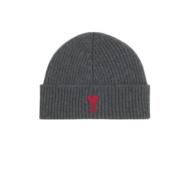 Rød Hjerte Beanie - Ribstrikket