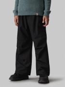 Calvin Klein DRY Knit Parachute Pants Str 8 - Ck Black Bukser hos Maga...