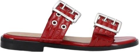 Ganni Feminine Buckle Two Strap Sandal Na Kvinde Racing Red Flade Sand...