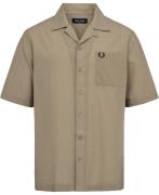 Fred Perry M7762 Mand Warm Grey Kortærmede Skjorter Str XL - hos Magas...