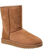 UGG W Classic Short II Kvinde Chestnut Vinterstøvler Str 42 - hos Maga...